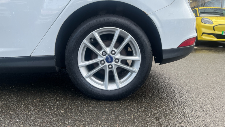 Ford Focus 1.0 EcoBoost 125 Zetec 5dr Petrol Hatchback